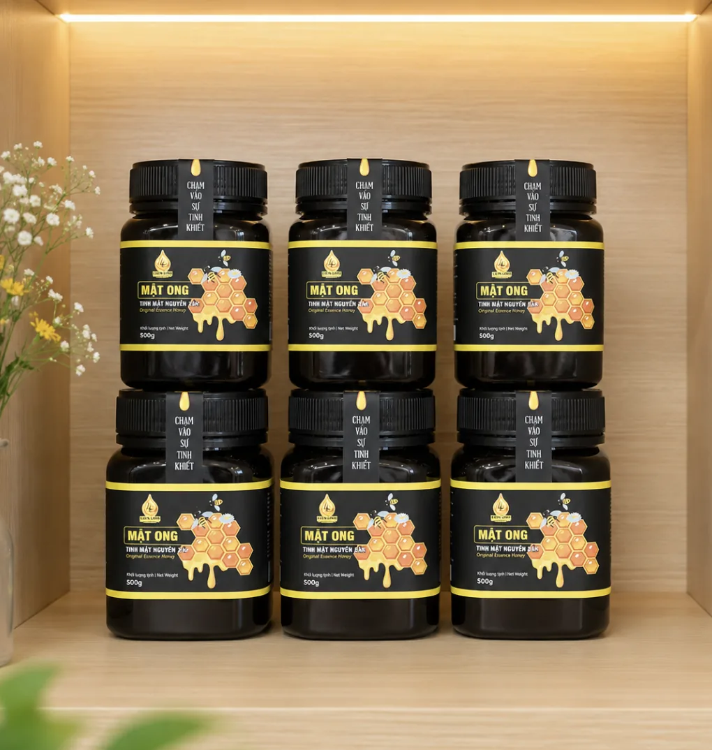 Sản phẩm trưng bày trong hốc kệ